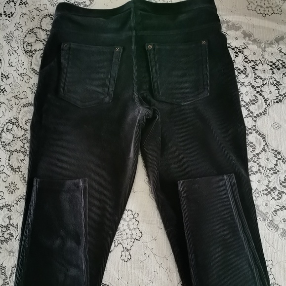 HUE Black Corduroy Skinny Leg Pants Size Small - Picture 4 of 7